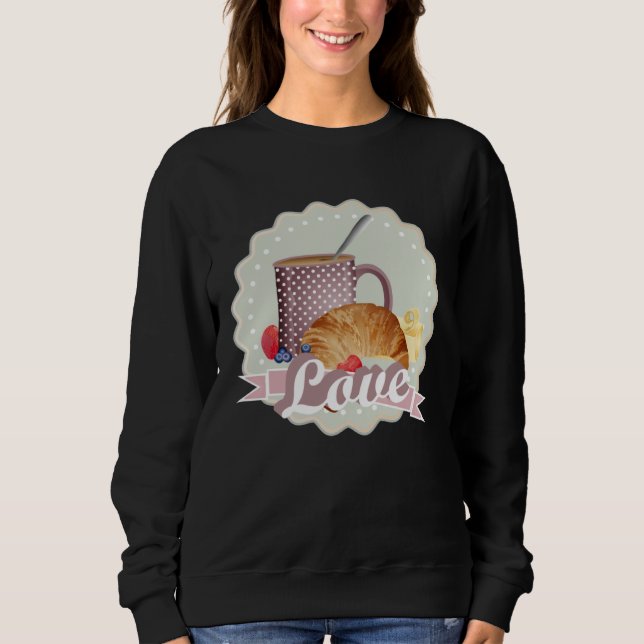 Breakfast with love croissant coffee and berries t shirt (Framsida)