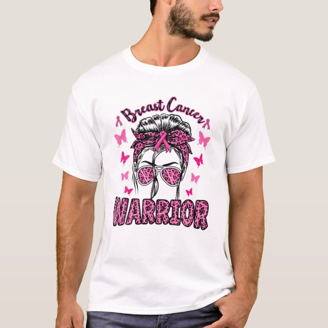 Breast Cancer Warrior Leopard Messy Bun T Shirt (Framsida)