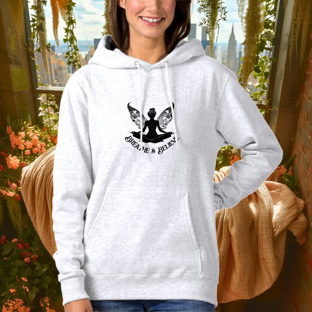 Breathe & Believe – Black Fairy Yoga Design T Shirt (Skapare uppladdad)