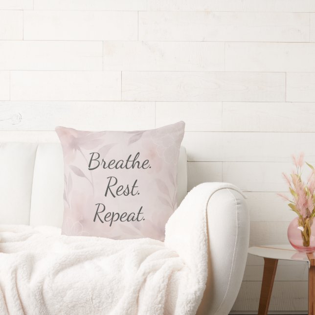 Breathe Rest Repeat Elegant Blush Pink Floral Kudde (Soffa)