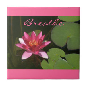 "Breathe" Rosa Lotus Blommar Tle Kakelplatta