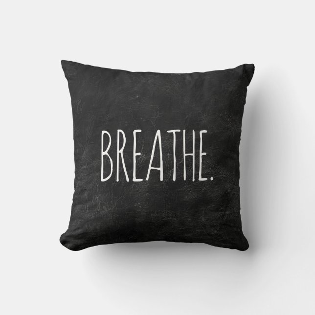 BREATHE Text on Black Leather Kudde (Framsida)