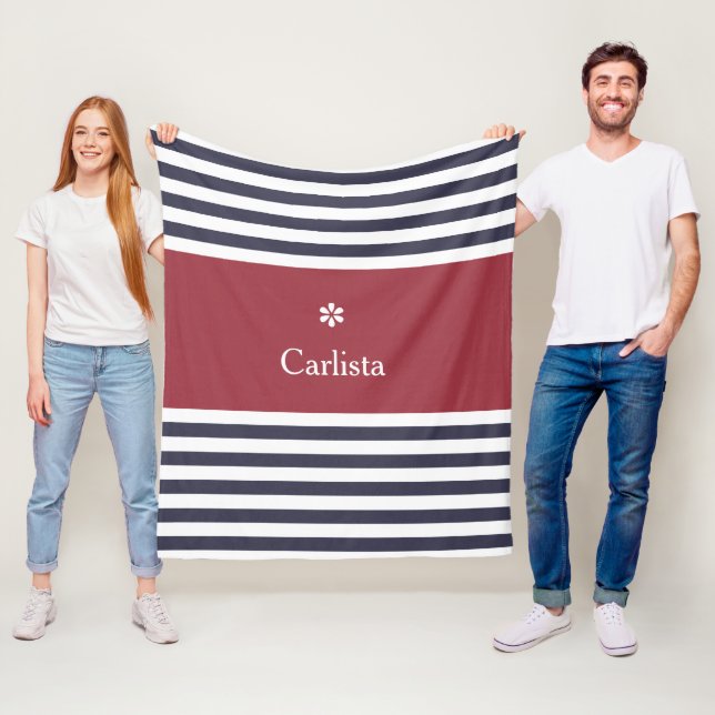 Bred marinblå Vågrät Rand Red Namn Daisy Fleecefilt (På plats)