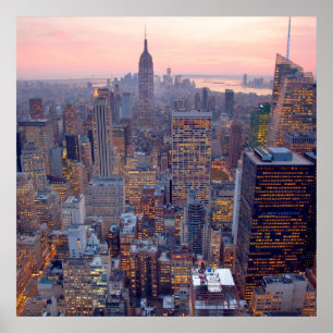 Bredd syn på Manhattan vid sunset Poster