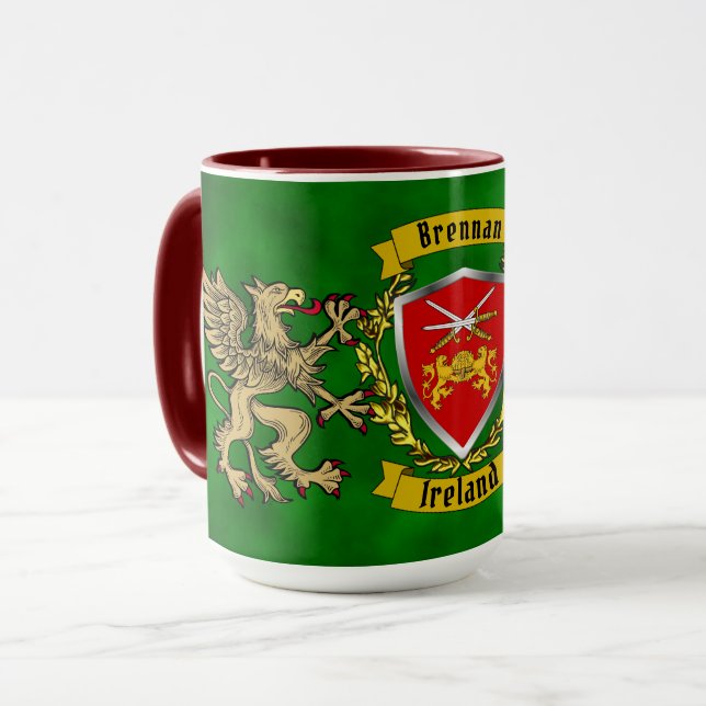 Brennan Irish Shield & Griffins Personlig Mugg (Framsida vänster)