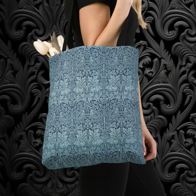 Brer Rabbit av William Morris Blått Textilmönster Tygkasse (Brer Rabbit by William Morris, Textile Pattern All-Over-Print Tote Bag)