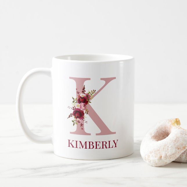 Brev K Burgundy  Blommigt Kaffemugg (Med munk)