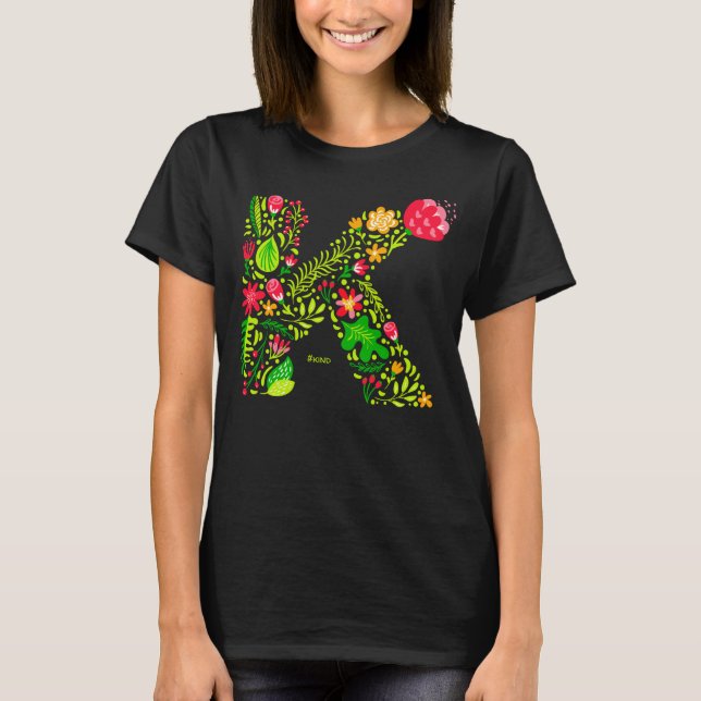 Brev K i Flowers T-Shirt (Framsida)