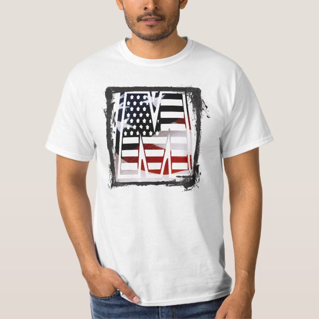 Brev M Monogram Initial Patriotic USA flagga T Shirt (Framsida)