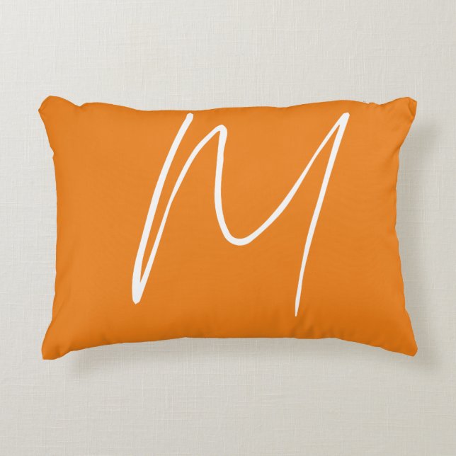 Brev Monogram Modern Stil Orange White Prydnadskudde (Framsidan)