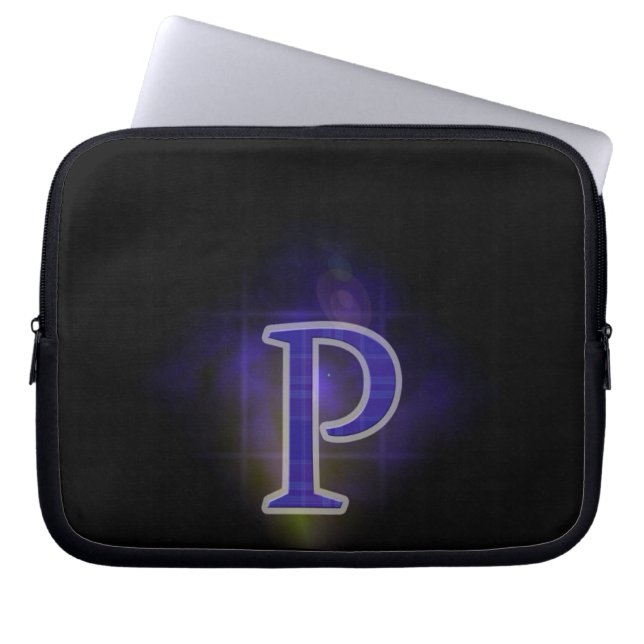 BREV P LAPTOP SLEEVE (Framsidan)