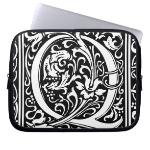 Brev Q Medieval Monogram Art nouveau Laptop Fodral