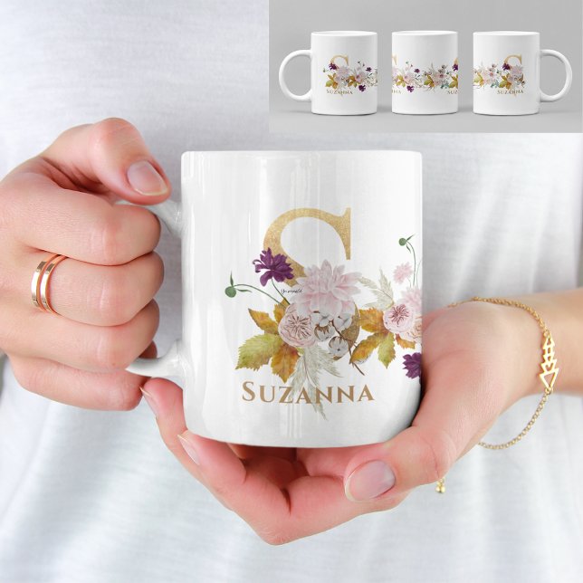 Brev S - Guld Blommigt Namn systervän till medarbe Kaffemugg (Skapare uppladdad)
