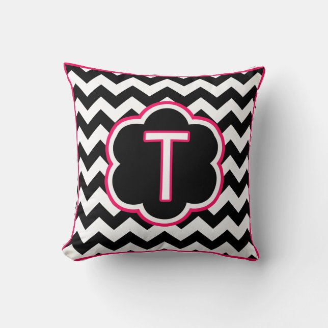 Brev T Black and White Chevron Monogram Kudde (Framsida)