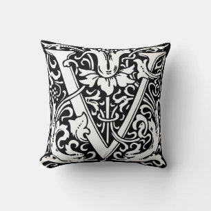Brev V Medieval Monogram Art nouveau Kudde