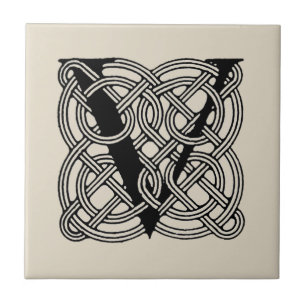 Brev V Vintage Celtic Knot Monogram Kakelplatta