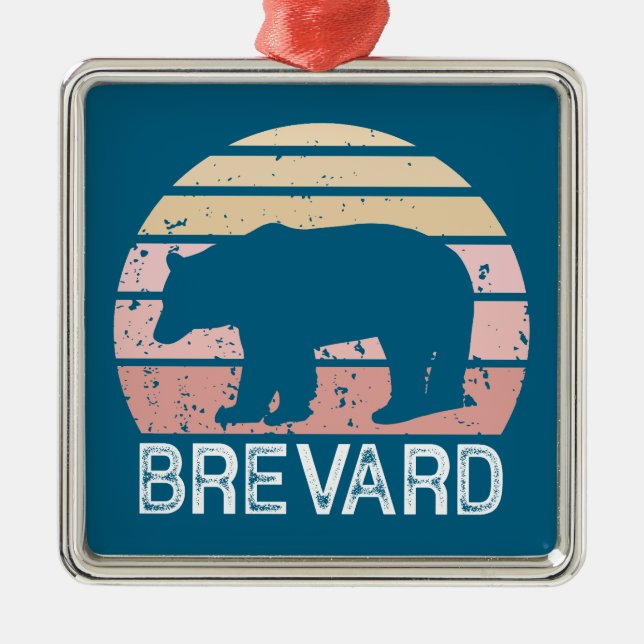 Brevard North Carolina Retro Bear Julgransprydnad Metall (Framsidan)