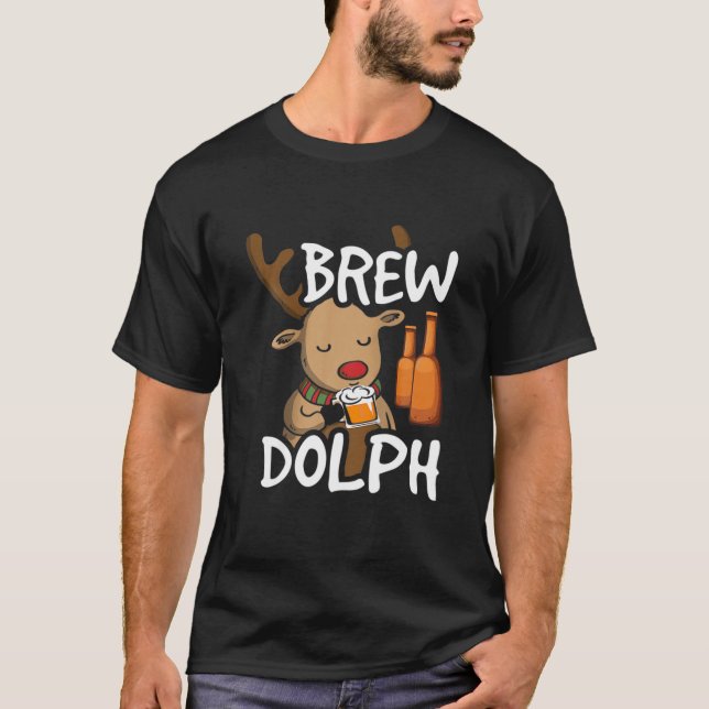 Brewdolph Beer Drinking Rudolph Reindeer jul T Shirt (Framsida)