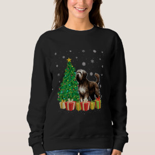 Briard Hund Träd Lighting Santa Hat Briard Hund T Shirt