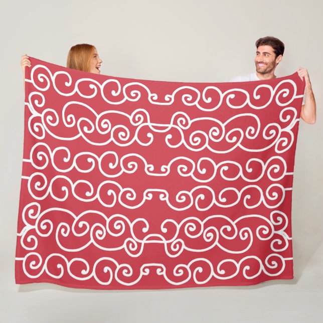 Brickrött med vita scrollsar fleecefilt (På plats)