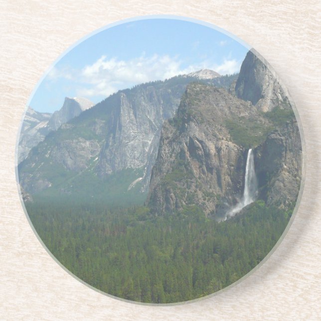 Bridalveil Falls och halv Dome på Yosemite Underlägg (Framsidan)