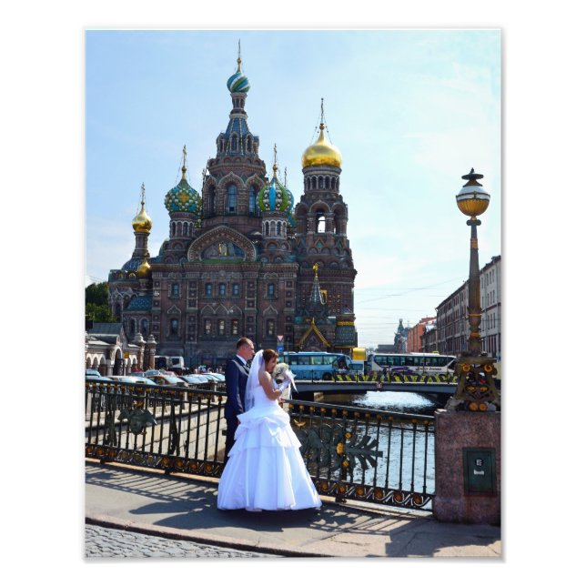 Bride and Groom at St Petersburg, Ryssland, Church Fototryck (Framsidan)