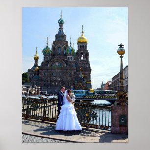 Bride and Groom at St Petersburg, Ryssland, Church Poster