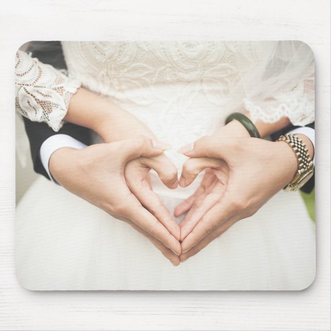 Bride and Groom Holding Händer Musmatta (Framsidan)