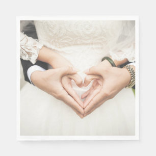 Bride and Groom Holding Händer Pappersservett