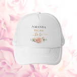 Bride att vara ro guld blommigt eucalyptus greener keps<br><div class="desc">För en möhippa eller en bachelorette spa och hälsa helg. En vit chic bakgrund. Dekorerad med ro guld, blommigt för rosa, blomma (ro) och grönt vattenfärgade eukalyptus löv, sprig, grönsak och faux guld sprig. Anpassa och lägg till namn i bruden. Svarta och gyllene brev. Med texten: Bride to be. Det...</div>