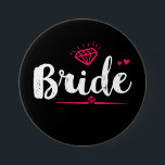 Bride Bachelorette Party Bröllop Black Rosa Button Knapp<br><div class="desc">Gruppmutknapp. Perfekt för möhippa och bachelorette-partitillhörigheter före bröllop. Tungblått,  vitt och rosa med diamanter och små hjärtan. Bakgrunden till färg kan anpassas till önskat färg-tema. Den här stilen är till brudgummen,  maid of honor,  brudens familjer och vänner.</div>