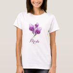 Bride Blommigt Lila Calla Lily Bröllop T Shirt<br><div class="desc">Den här T-shirt-skjortan har en vattenfärgsdesign för blommigten med lila calla lilies. Anpassa den med din egen text. Matchande produkter är tillgängliga. Besök vår butik eller visa våra samlingssidor för att se fullt.</div>