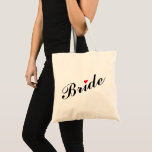 Bride Bröllop Möhippa Bachelorette Party Bag Tygkasse<br><div class="desc">Vackert,  svart elegant på vitt typografiskt skript,  rött hjärta,  snyggt,  smal,  bomullspåse för att få möhippa,  bachelorette Party,  bröllop.</div>