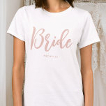 Bride Bröllop Personlig Namn Dusty Rosa White T Shirt<br><div class="desc">Firar bruden som ska bli med en unik anpassningsbar t-shirt! En enkel design och snyggt som innehåller trendigets skriptbokstäver och personlig med bridens namn,  bröllop-datum,  plats eller annan text. Den här snyggten är dammig rosa och vit t-shirt,  en underbar gåva till ett bachelorette party,  möhippa eller firande helg!</div>