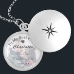 Bride Bröllopsdag Keepsaké Gift Personlig Photo Berlockhalsband<br><div class="desc">En underbar keepy-gåva för din framtida fru att vara på din bröllopsdag och lätt att anpassa till utan kostnad för extra.</div>