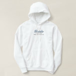 Bride Dusty Blue Bachelorette Bröllopsfest Hoodie<br><div class="desc">Enkelt. Chic. Personlig. Dessa brudens sida skjortar komen med elegantens skuggtext. Plocka din favpassning - t-shirt, överdimensionerad te för ett baddräkt eller sömnskjorta, tröja eller hotell. Para med tote bags, tumlare och stranddukar. Perfekt för möhippa brunches, för att få redo bilder och bachelorette helg passar. Pressa upp eller mysigt ner...</div>