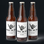 Bride eller Die Rockstar Skeleton Bachelorette Par Ölflaska Etikett<br><div class="desc">Det här är en bricka eller Die Rockstar Gothic Spooky Skeleton Bachelorette Party Beer Flaska Labels!</div>