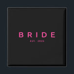 Bride Est. 2025 Rosa Möhippa Bröllop Bachelo Magnet<br><div class="desc">Bride Est. 2025 Rosa Möhippa Bröllop Bachelorette</div>
