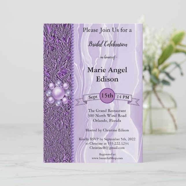 Bride Firande Lila Foil & Silke med Pearls I Inbjudningar (Stående Fram)