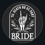 Bride Groom Bröllop Förlovning Halloween lite Mors Runt Klistermärke<br><div class="desc">Bride Groom Bröllop Förlovning Halloween par Matching</div>