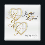 Bride & Groom Elegant White Bröllop Keepsaké Magne Magnet<br><div class="desc">Bröllopsdagens favoritmagneter. En Bröllopsdag från redot Bride and Groom för att anpassa sig. Om det behövs kan du ta bort all text och börja om från början med egna alternativ för text, färg och teckensnitt med Zazzle-designområdet i verktyg. Obs! Alla mallområden behöver inte ändras. 📌 Om du behöver anpassa ytterligare...</div>