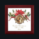 Bride Groom jul-Blommigten Guld Bridesmaid Minnesask<br><div class="desc">Med en vacker katolsk bild av den välsignade Jungfrun Mary och St. Joseph på deras bröllopsdag överlades på guld ram med poinsettias.</div>