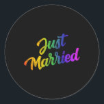 Bride Groom Lgbtq Bachelor Party Bröllop Tee - Man Runt Klistermärke<br><div class="desc">Bride Groom Lgbtq Bachelor Party Bröllop Tee - Manar Black Small Regular Fit Kortärmad - Lgbt</div>