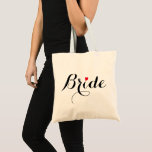 Bride Heart Bröllop Möhippa Elegant Tote Bag Tygkasse<br><div class="desc">Vackert,  svart elegant på vitt typografiskt skript,  rött hjärta,  snyggt,  smal,  bomullspåse för att få möhippa,  bachelorette Party,  bröllop.</div>