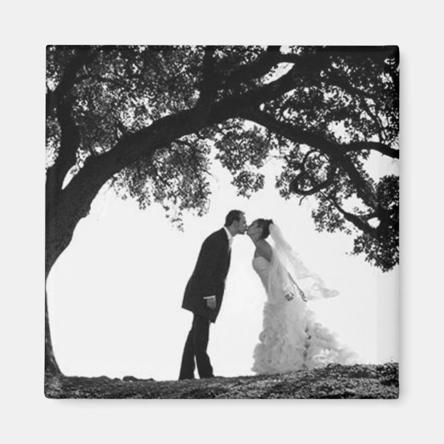 Bride Kiss under Oak Magnet (Framsidan)