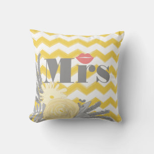 Bride Mrs. Läppar Grått Peach och Gult Zig Zag Kudde