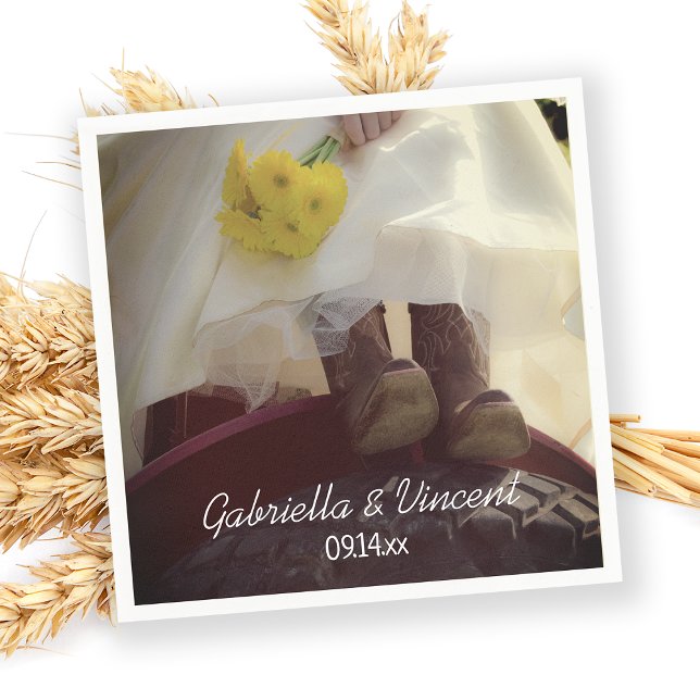 Bride on Red Tractor Land Farm Bröllop Pappersservett (Skapare uppladdad)