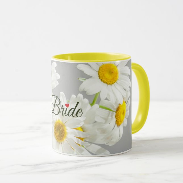 "Bride"-skript på Daisy för vit och Gult Mugg (Framsida höger)