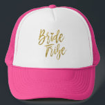 Bride Tribe Faux Gold Foil och Rosa with Heart Keps<br><div class="desc">Bride Tribe Faux Gold Foil and Rosa Truckerkeps for a Bröllop, Möhippa or Bachelorette Party Firande.</div>