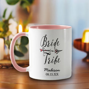 Bride Tribe Hand plockade Arrow Monogram Mugg